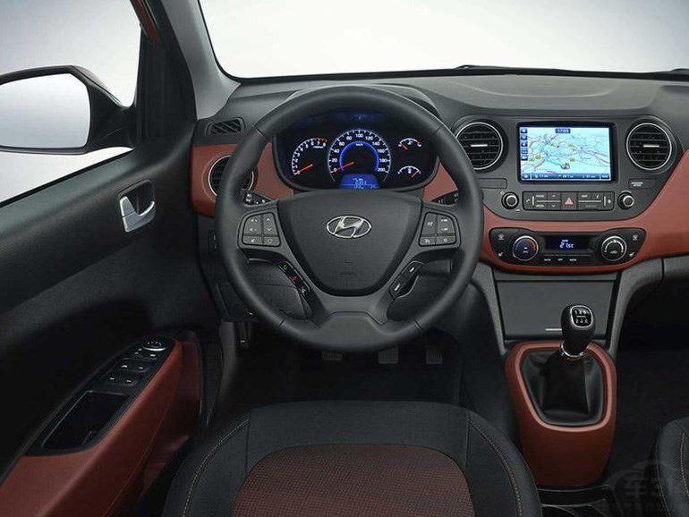 �ڰ�ȫ���棬�¿�i10������������ײ����ϵͳ�ͳ���ƫ��Ԥ��ϵͳ����ȫ�豸�õ���������