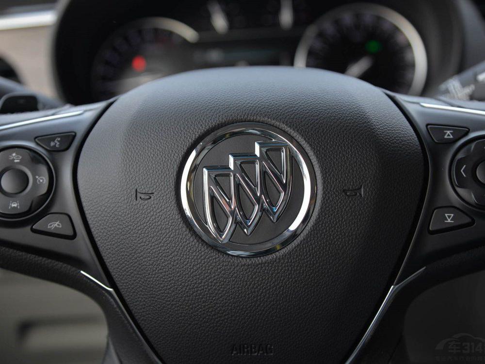 ȫ��һ��GL8�䱸������ӦѲ����HUḐͷ��ʾ��8Ӣ���п���Ļ��ƻ��CarPlay���Զ��յ���ǰ��������ͨ��/���ȡ��Ҳ�绬�š�˫�촰�����á�