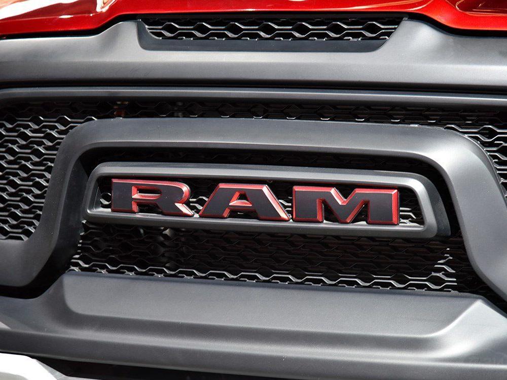 �����ڻ��䱸��8.4Ӣ���Һ����ʾ�������Ӿ���Ҳ��װ��רҵ�ļ�¼��