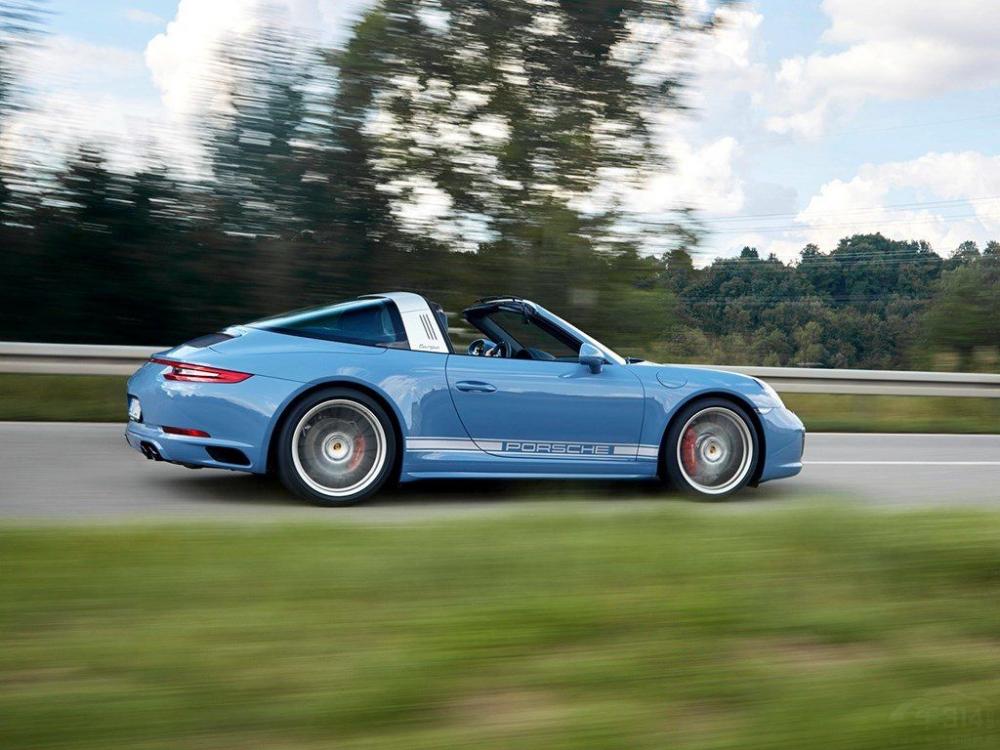 �³��䱸�˱�ʱ��Exclusive�׼�����ʹ���˸��ŵĵ���ɫ�����Լ�����İ�ɫ������������Ϳװ������������70�����911 Targa���͵���ʽ��