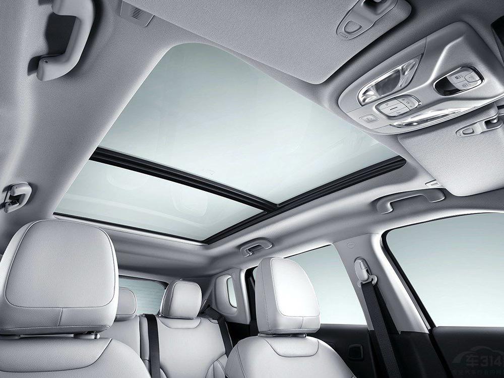 ȫ��ָ�����и��䳵���ϣ��䱸��ǰ��5���ҡ�ȫ���촰����Կ��ϵͳ���Զ��յ���������á�