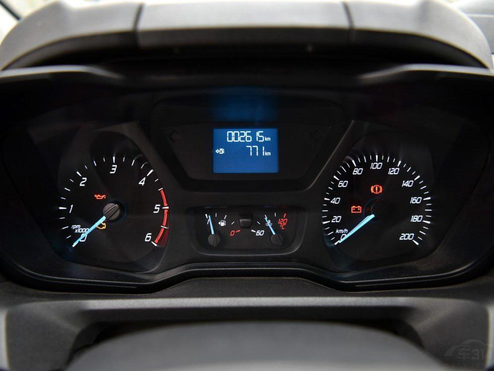 ���η��棬�ó��ڲ���������˺�ɫΪ��ɫ��