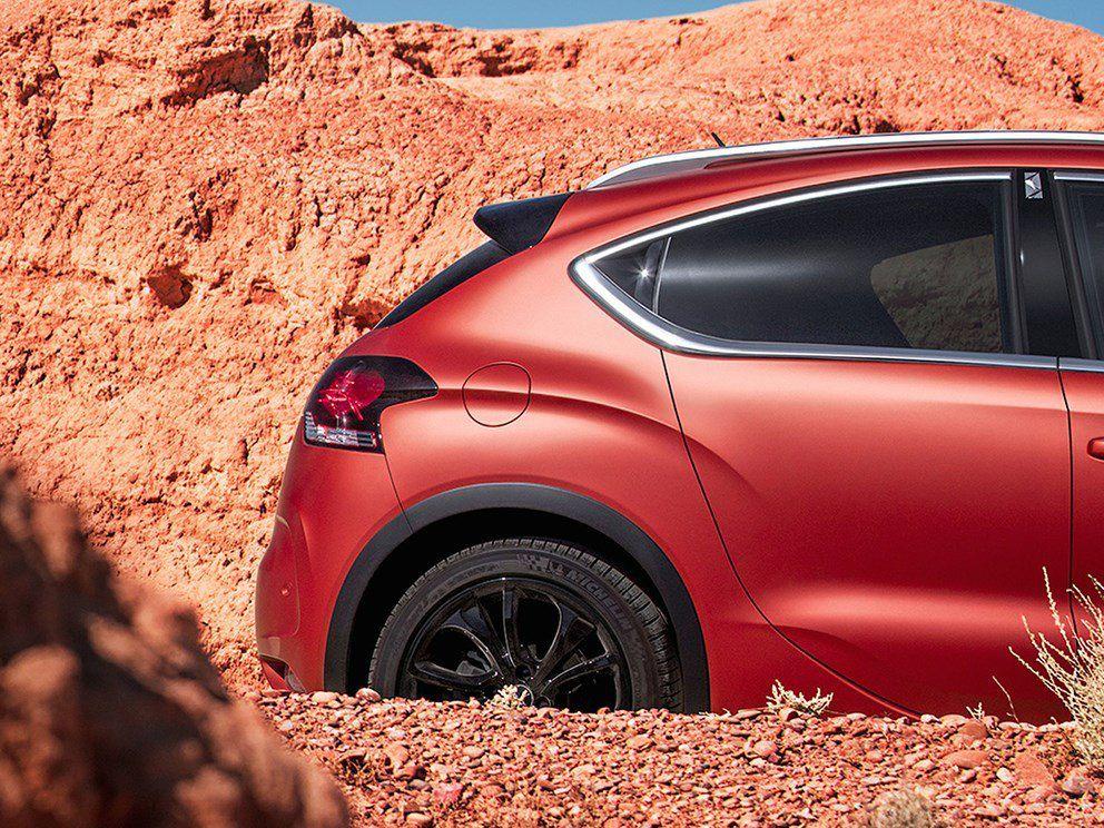 DS 4 Crossback Terre Rouge editionʹ�����ƹ��ɫ�ĳ�����ɫ��18������ɫ����Ȧ���������Լ������ڲ�ͬ��