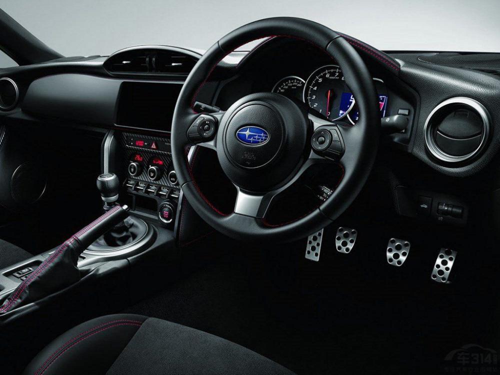 ����۷���˹��³BRZ�ͷ���86����û���Ĳ��ʮ�־��������ԣ������Coupe���͡�