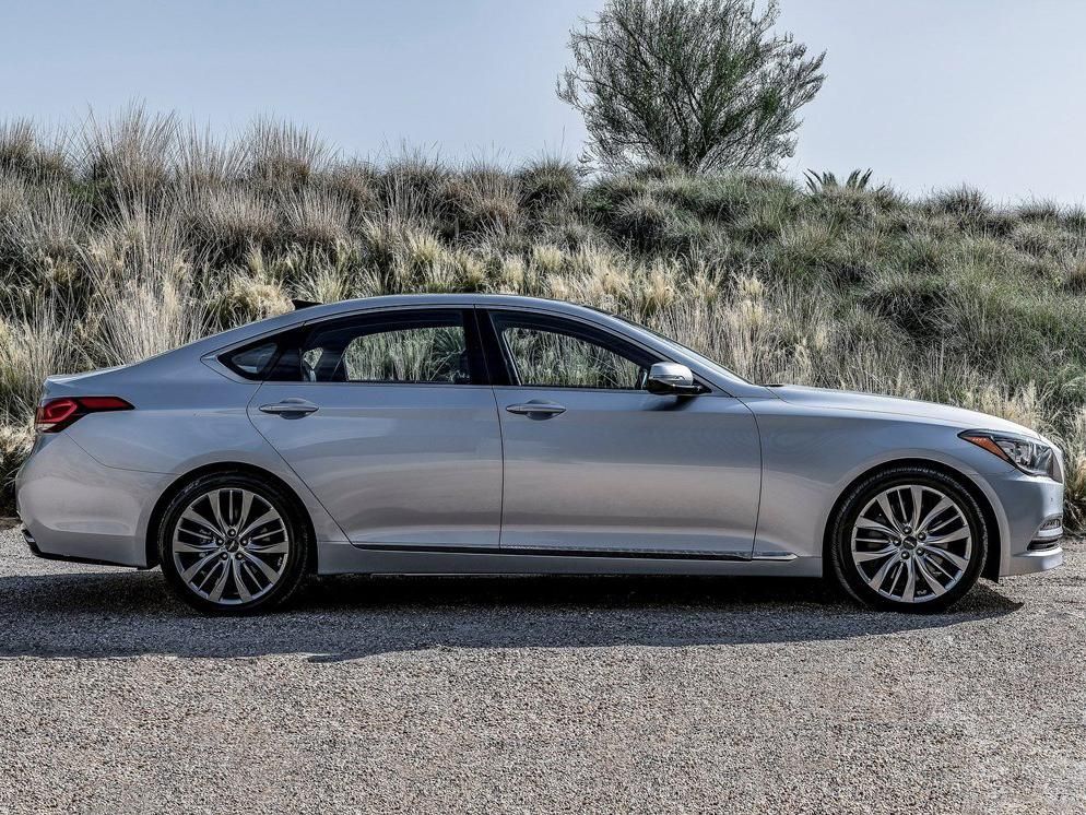 ��۷��棬Genesis G80ǰ�������˺����դ�������ִ�����һ�����Ʒ��