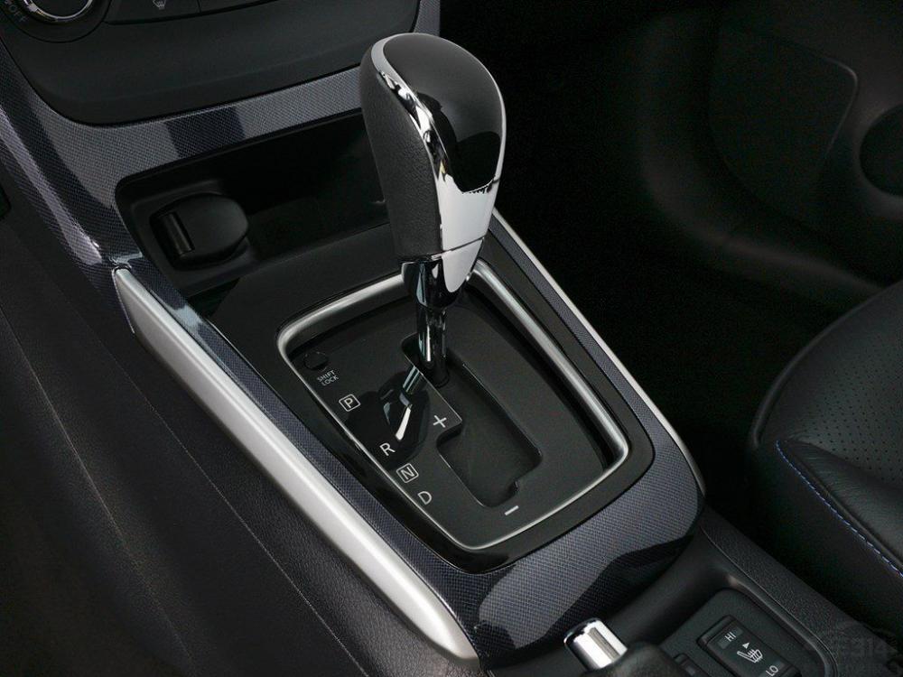 �³��Ĵ���ϵͳ�Բ���6���ֶ���CVT�����䡣