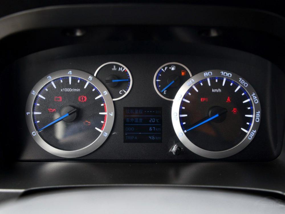 �����Լ���Ϊ����û��̫�����ڵ���ƣ��п�̨�ϵ���ɫ���������˳��ڵ��ʸ�