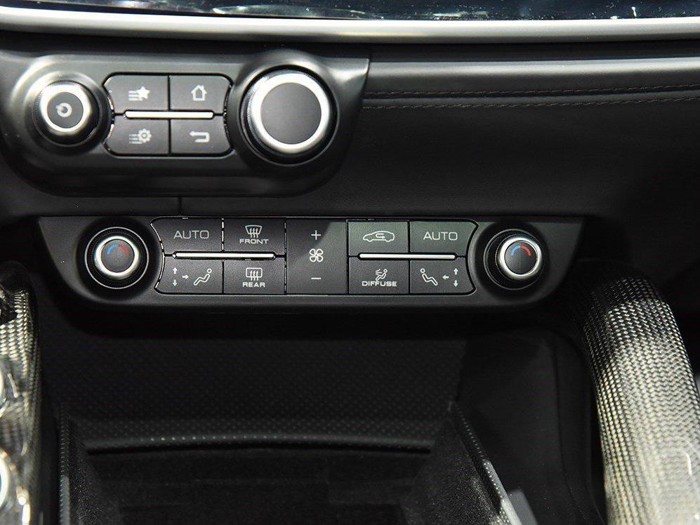 �����GTC4Lussoʹ�õ�V12������������80��������ֵŤ�������63ţ���ס�