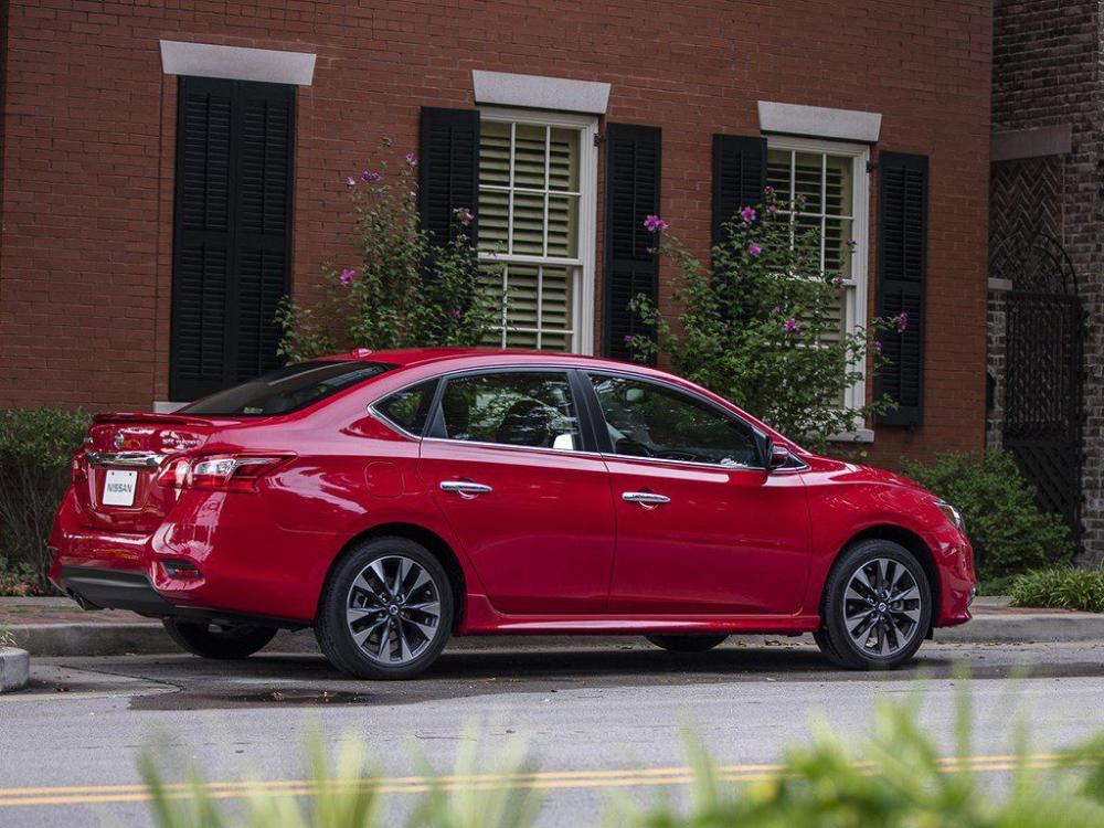 ��۷��棬Sentra SR Turbo���ֿ�Sentra SR����һ�¡�