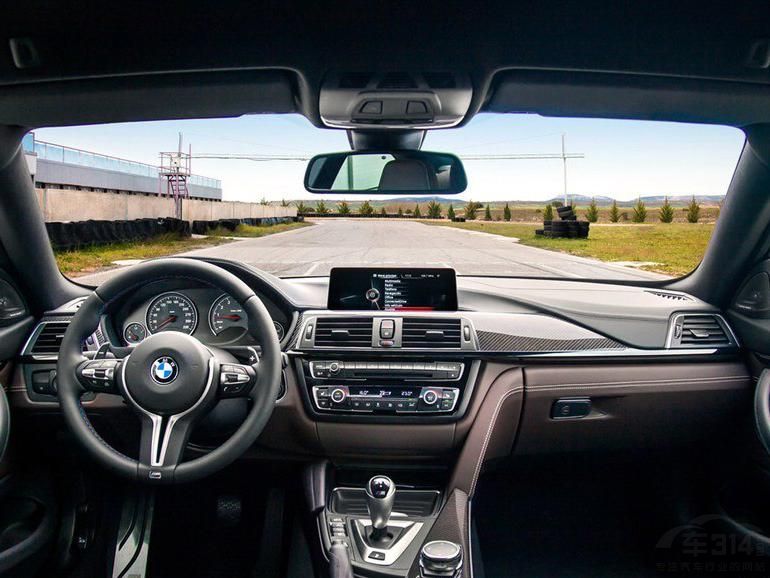 ���β����˴�����̼��άװ����壬������������˶����ԡ�