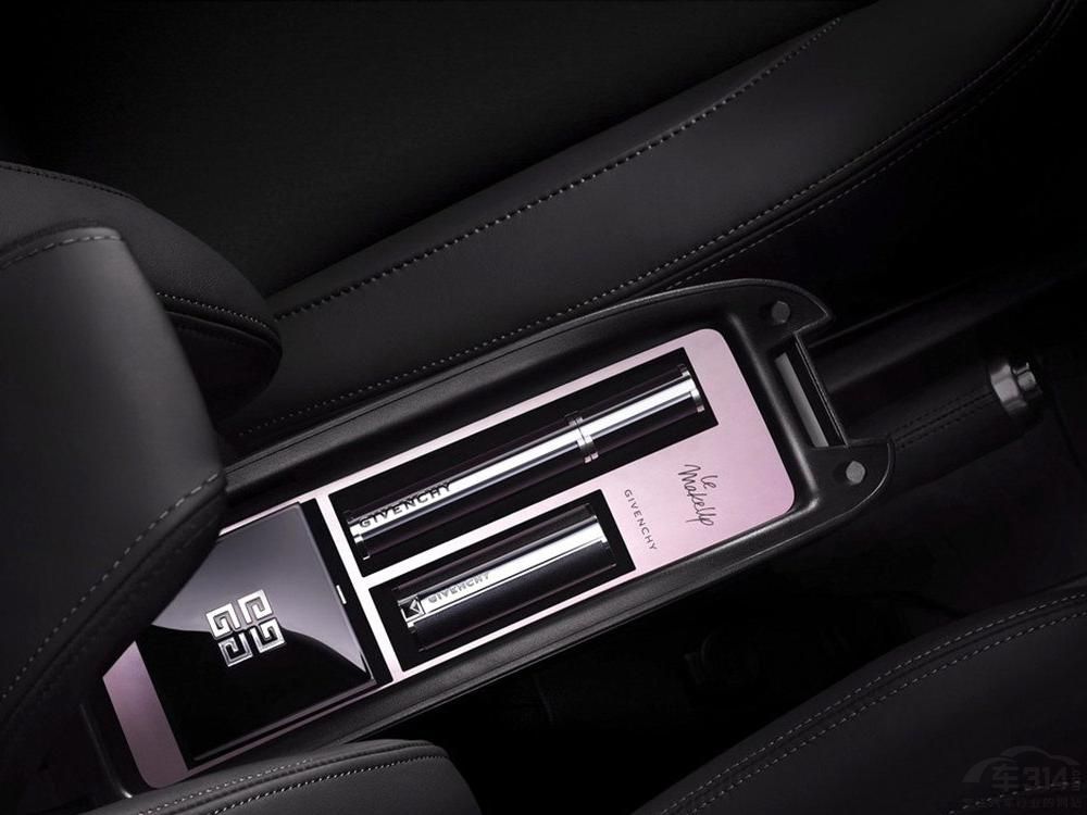 ����������Ӿ��Լ���ȦLOGO�������ˡ�Whisper Purple����ɫ