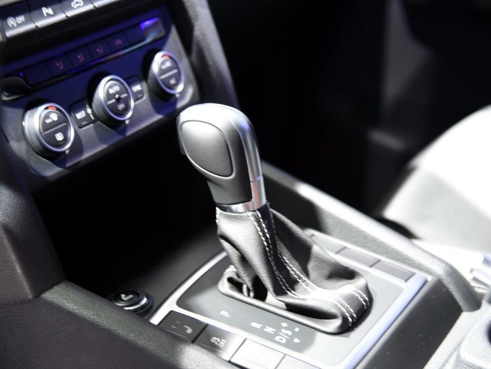 �³����������µ�3.0T����V6�����������ֱ����Զ������ֶ������͡�