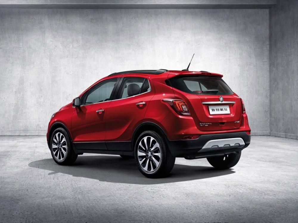 �������ͷ��棬�°�����������ȫ�µļ���ʽǰ�����Է���ʽ���������ϻ�����ʽ��LED��ƣ�ͻ�Գ����³���ʱ�иС��ִ��С�