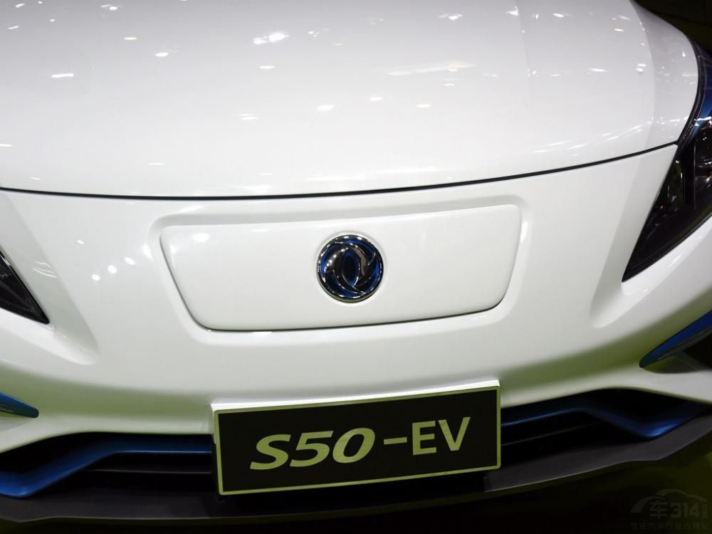 �п�̨Ҳ����һ������ʽ��ʾ������ɫ��װ����͹���˸ó��Ĵ��綯���ݡ�