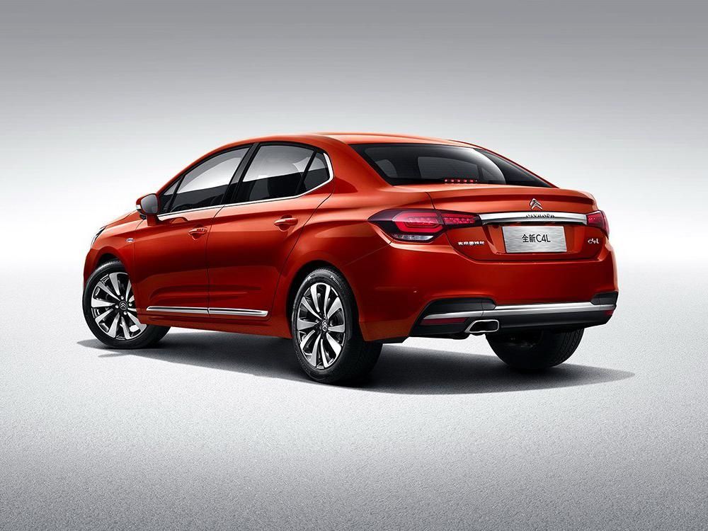 ��β������������β�ƺ���ɫ�ĶƸ�װ�Σ�Ӫ�������ʱ�е����ʡ�