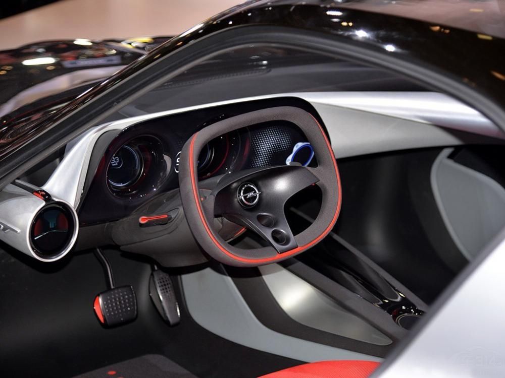 ŷ��GTû���䱸���Ӿ��������ڼ�ʻ������������ֹ�������������������������ä����·��ͨ��Ӱ����ʽ���͵��п�����ϡ�