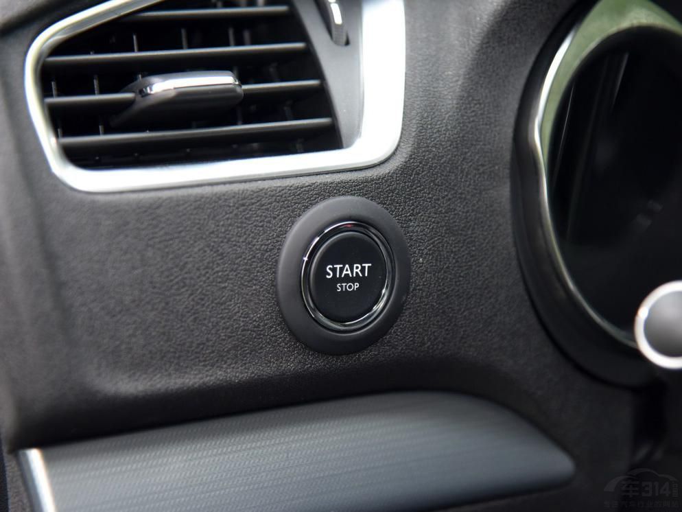 ���÷��棬�¿�C4L��װ���ߴ���ʾ�����๦�ܷ����̡�������ɲ���Զ��յ������ã����䱸�г���Ӱ��ϵͳ��ä���⡢��������