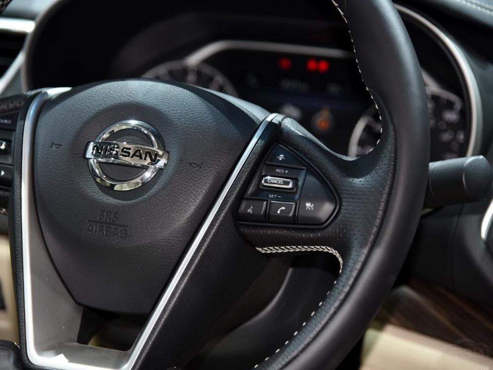 ��������������˺�����ղ�MAXIMA���͵���Ʒ���п�̨����ƫ���ʻԱһ�ࡣ