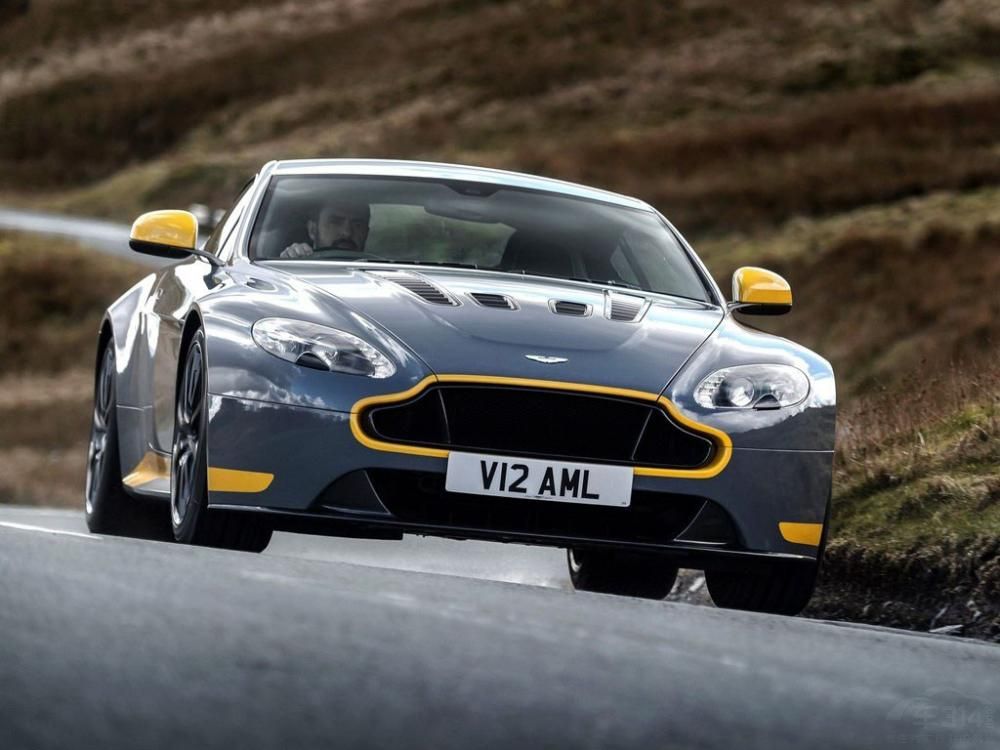 0-100km/h�ļ���ʱ��Ϊ3.9�룬���ٿɴﵽ330km/h��