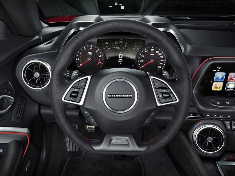 ��������ͨ���͵Ļ����ϲ�����ƽ�׷������Լ�ȫ�µ�RECARO�˶����Ρ�