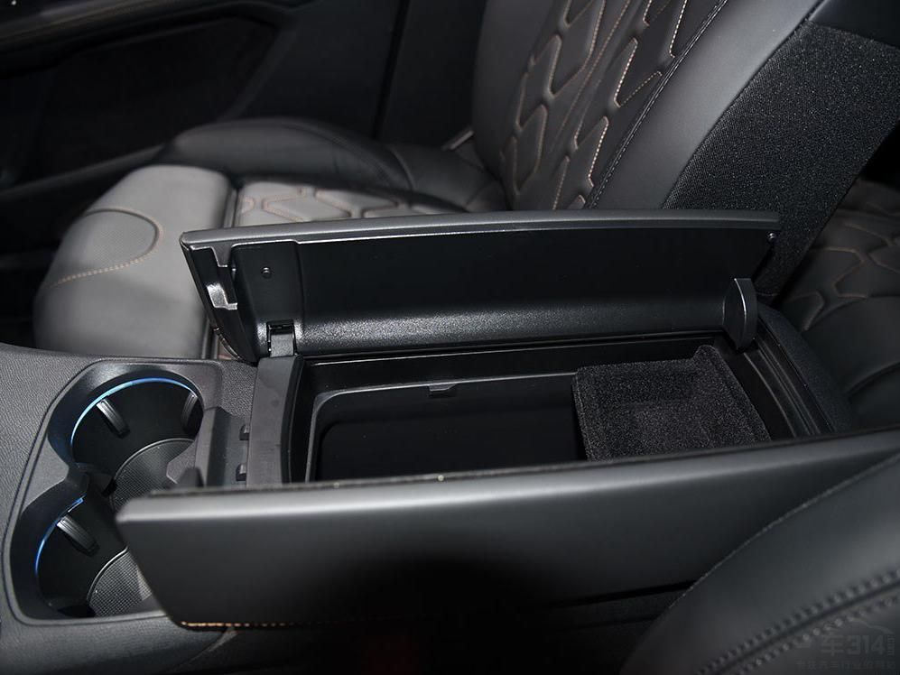 �³��䱸�˶�ƽ�׷����̣��Ǳ���Ƕ����ͭ��װ�μ����������˶���Χ��