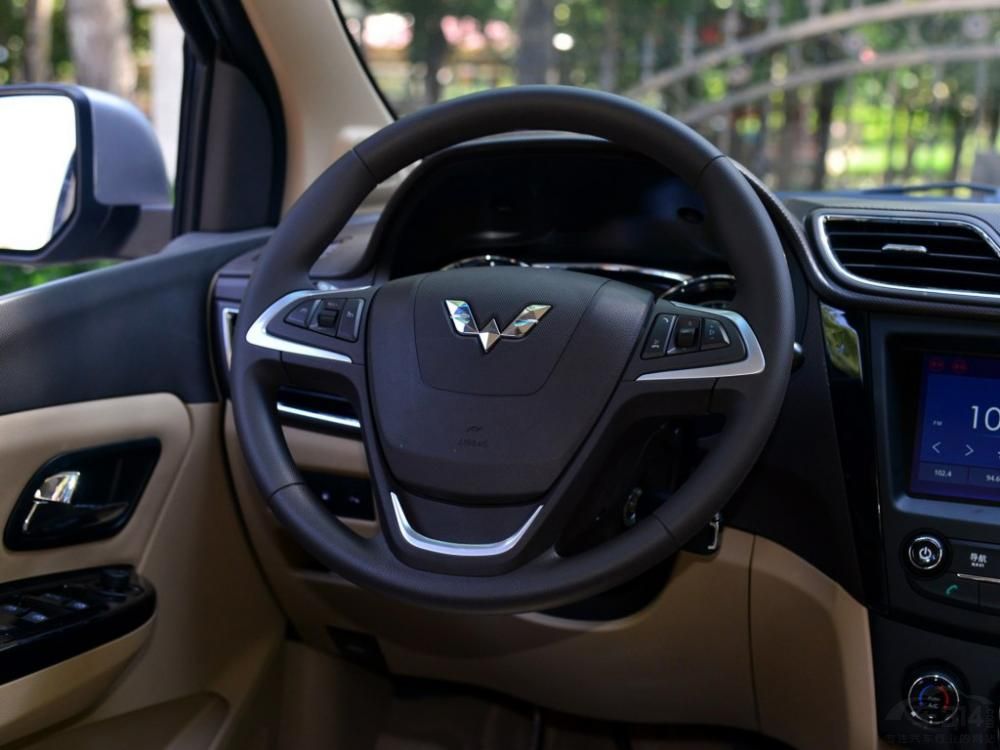 ������S1�ĳ�����ˣ�������6��7���¿���г��Ŀհף�ʹ��������ġ������񻰡�������������