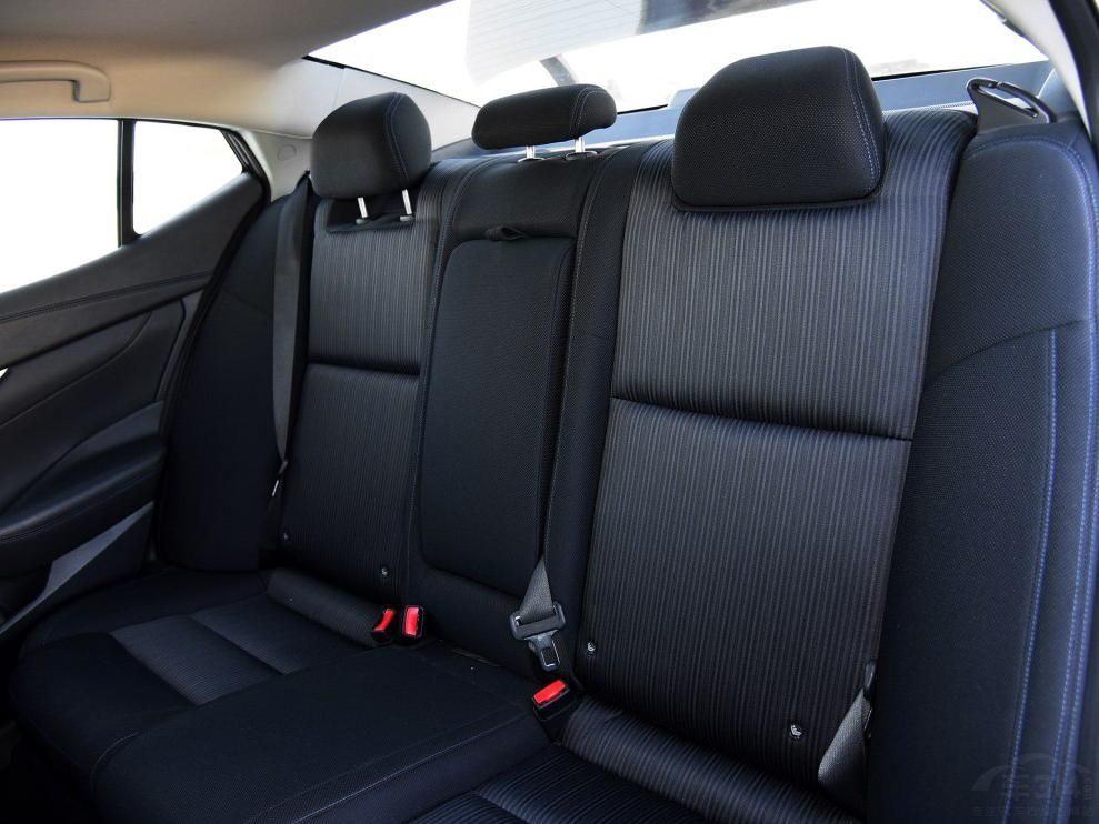 ��ϧ������������겢û�ж������ƣ��۸��ֹ����ԣ��������а����������������2000��̨����Ϊ�������ĺ��ʽγ�֮һ��