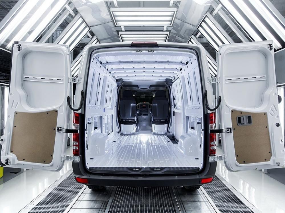 Sprinter WORKER���ۼ۸�Ϊ32495��Ԫ��Լ21.1��Ԫ����ң��������������ð��ɹ�ѡװ���۸��1499��Ԫ��4499��Ԫ���ȡ�