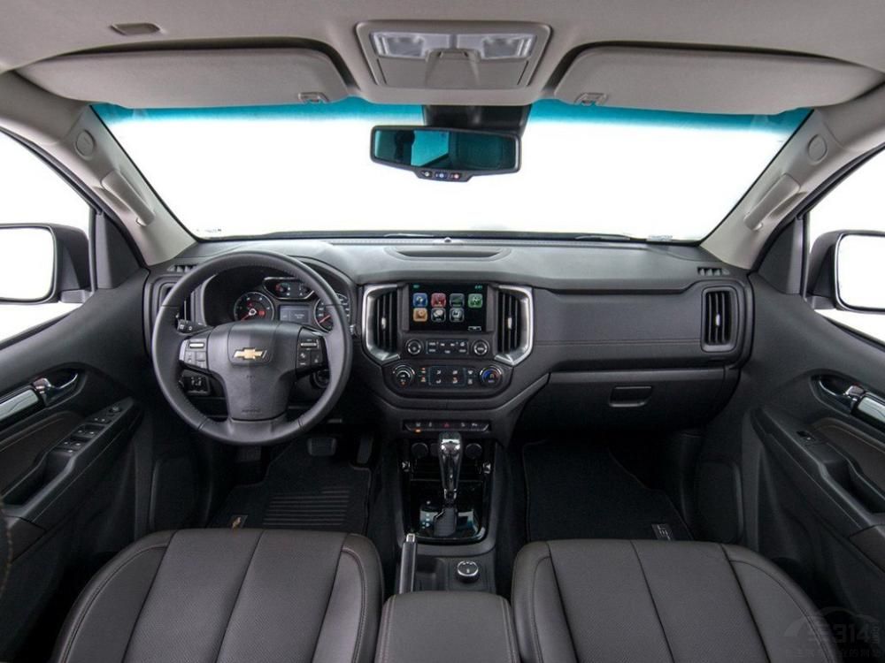 �п�̨���ֹ������䱸8Ӣ����ʾ��