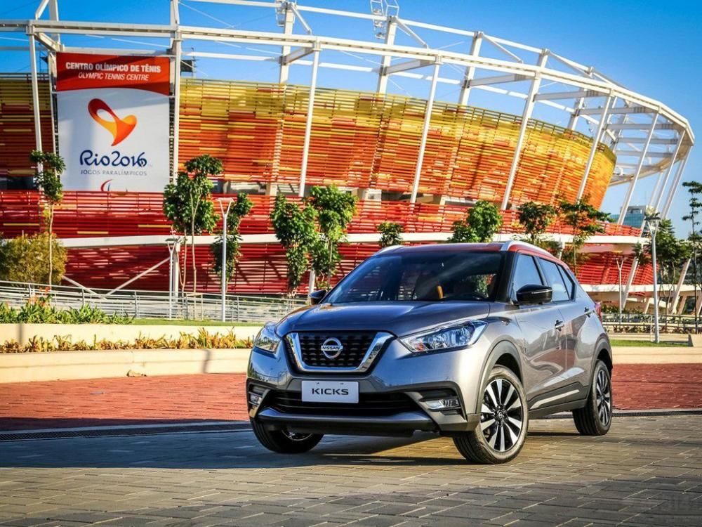 �ղ�Kicksǰ���������ղ���־�Ե�V�ͽ�����դ��ǰ��������ͷǳ�Ϭ���������ڲ����л������ε�LED�ռ��г��ơ�