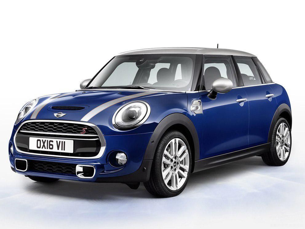 �������ո���ӵ����������Ļ�ɫ��������װ�Σ�����������Ӿ�������������ͬ������ɫ��