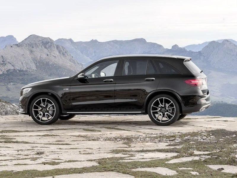 β���֣��³������˸��ӿ��ŵ�˫�߹��ĳ����������Ҳ��öƸ����������AMG GLC 43��ʶ��ʹ�������������Ӱ�����