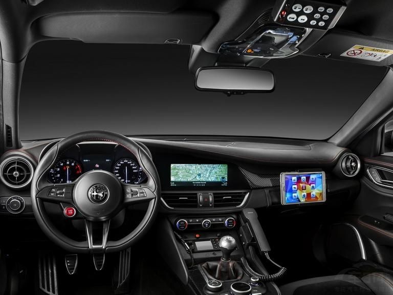 ���η��棬���ð泵���ڳ��������š��п�̨�Լ�����ʻǰ���������˾����豸��