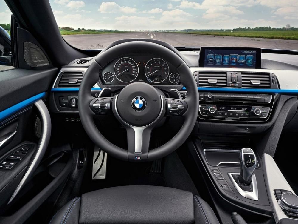 ���β��֣��³��������Ͽ�͵�����������ƣ�M�˶���װ�������������˺�ɫ��������ɫ