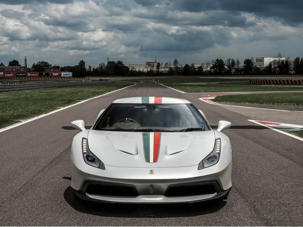 ������������һ̨��Ϊ��458 MM Speciale���Ĺٷ�ͼ���³�����458 Speciale���д��죬����ȫ���������һ̨��