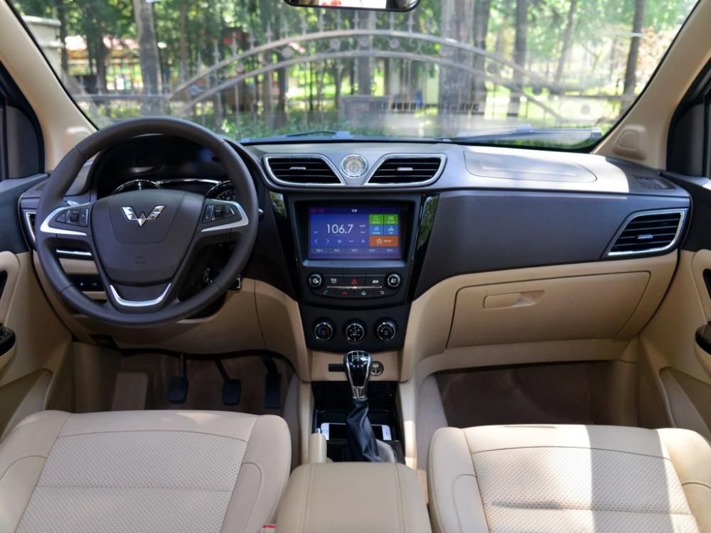 ����S1����������Ҳ��Ϊ���£������п�̨������һ��ʯӢ�����������ĵ��θС�