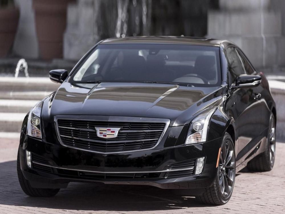 �³�ʹ���˺�ɫ�ĳ����߿��Լ�����ͬɫ�ĳ��Ű��֣��ڳ�β����������ר���Ĵ�Ʒ�Ʊ�ʶ���ΰ塣