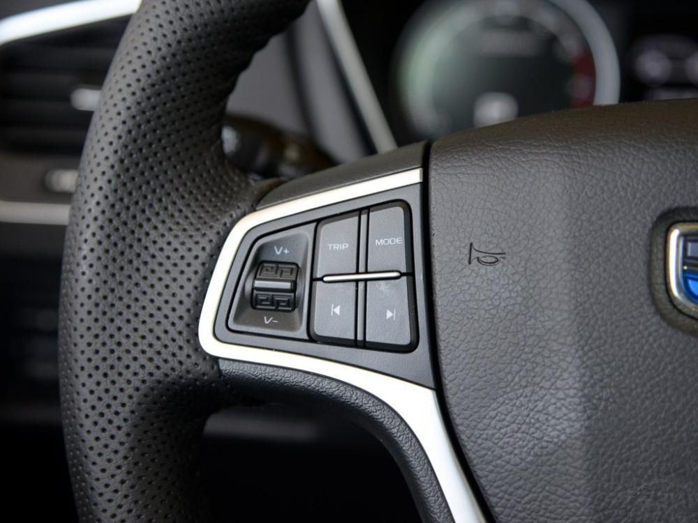 �����÷��棬Զ��SUV�����൱�����ȫϵ�����˲���9.1��ESP��ABS+EBD��ɲ������ϵͳ��ǣ��������ϵͳ��������̬�ȶ�ϵͳ�ȡ�