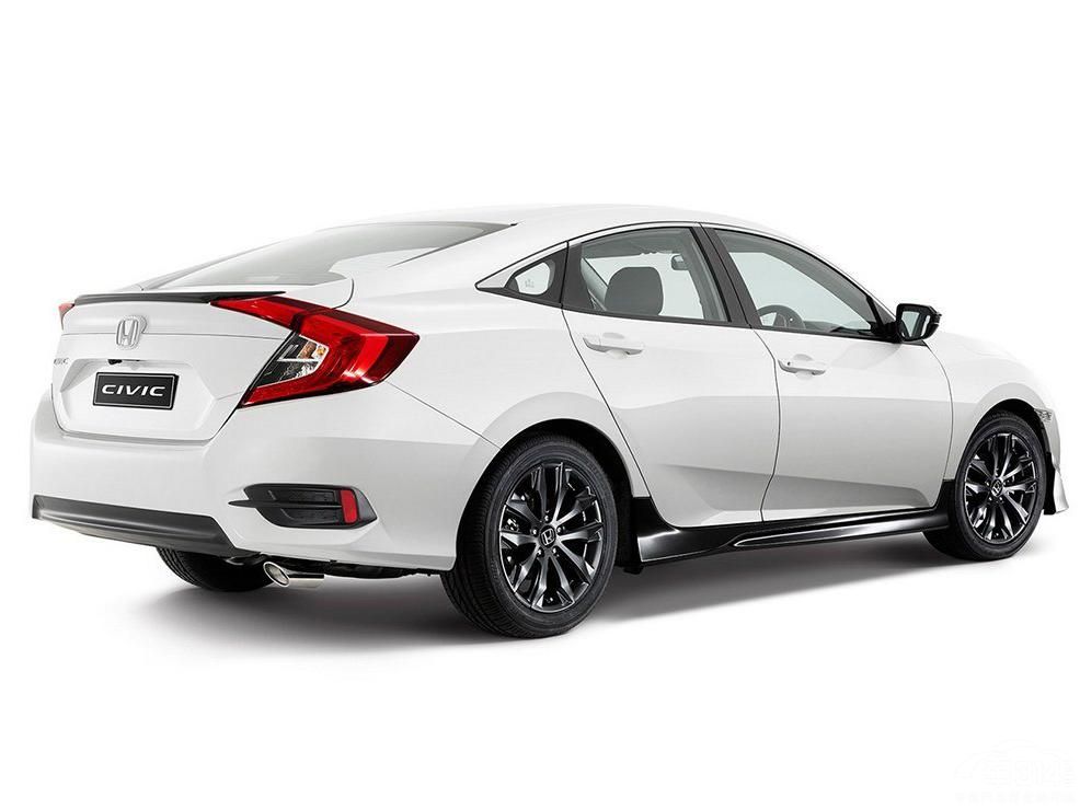 ѡװ�������ȫ��Ϊ��ɫ������ǰ������դ��С��Χ������Ӿ���ǡ�17Ӣ����Ȧ��β����С��������