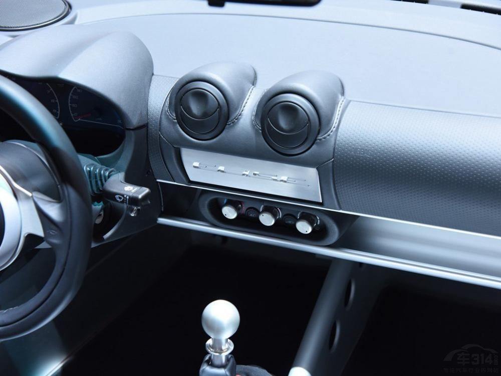 �³���������Clarion��Ƶϵͳ��֧��������iPod���ӡ�