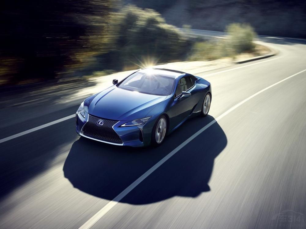 ��2016������չ�ϣ��׿���˹������ȫ���콢�ܳ�LC 500h�������״��ڹ������ࡣ