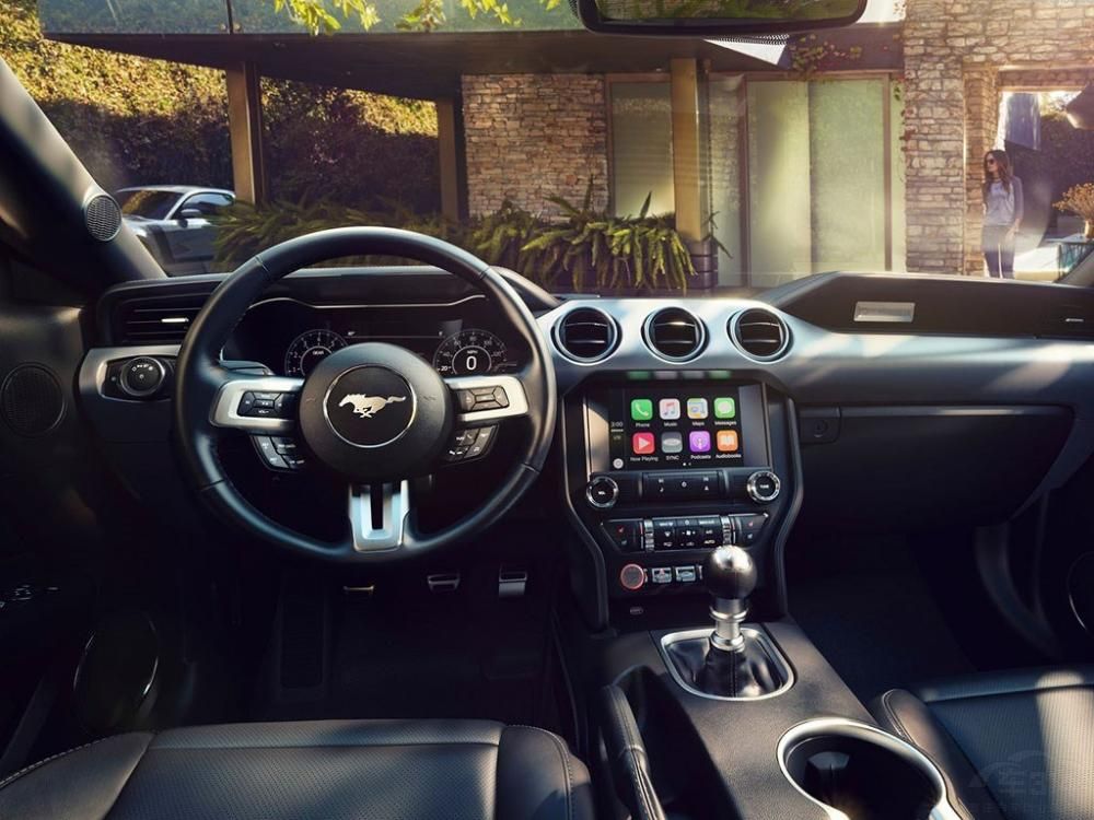 ����������Mustang����ļ���������û�з����ı䣬ͬʱ�³�������10��ȫ����Ȧ��