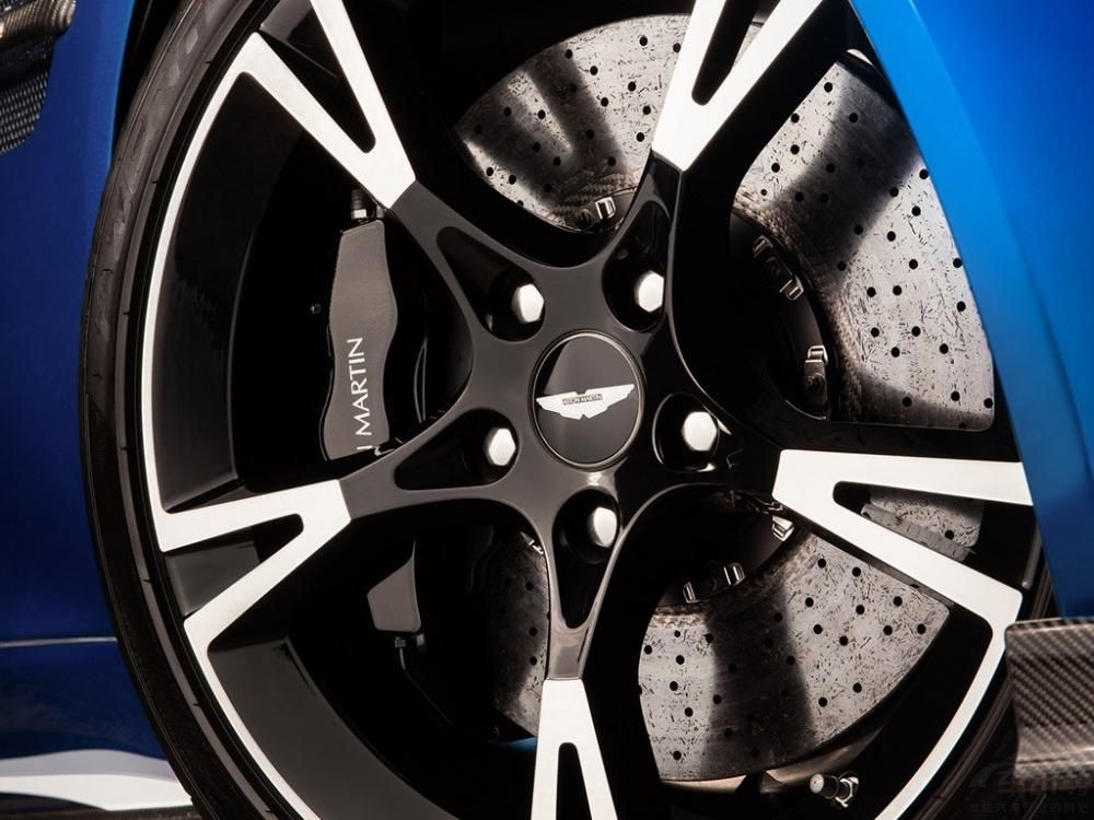 �������棬�³�������һ̨6.0L V12������������������������12�������ﵽ600����