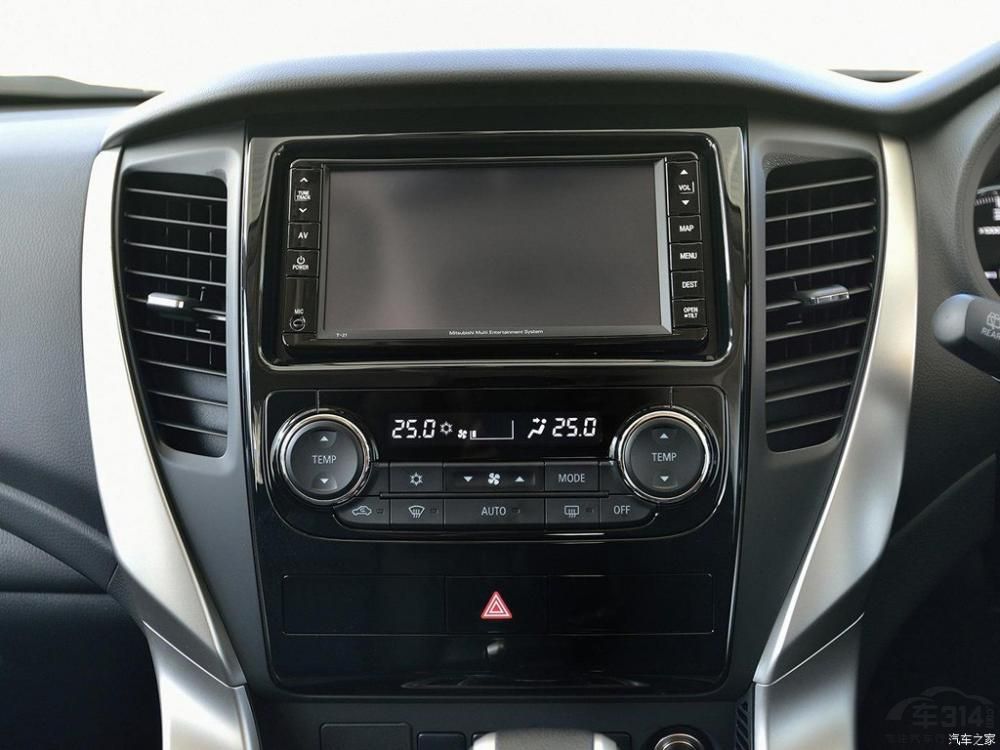 ������ͨ����֮�⣬�����ޡ�������װ������ײԤ��ϵͳ��ä����ϵͳ�ȸ߿Ƽ���ȫ�������ܡ�