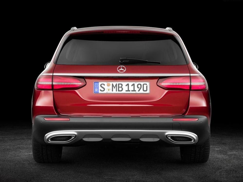 �³����峵���߶ȸ��ߣ�ͬʱ��ѡװ19��20Ӣ���ȫ����Ȧ��