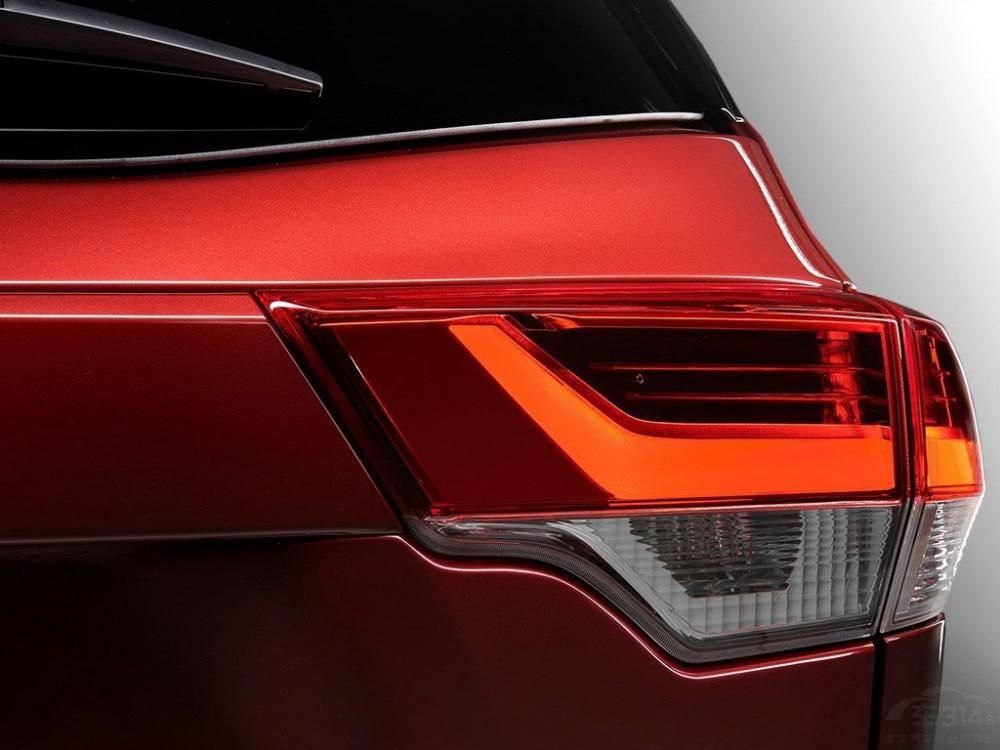 ���ﺺ������»���֮�󣬸��������˹�������SUV�ȳ����Ӽ�����һ������