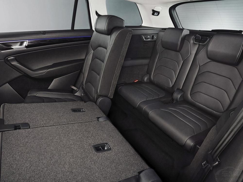 ��Ϊһ�����7�����ֵ�SUV���³�������2+3+2ʽ�Ĳ��֡����еڶ������ο��Խ��еȱ����ŵ�