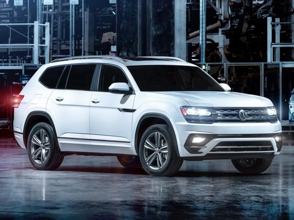 ��R-Line�׼��������г��ɹ�������ѡװ���������µ�ǰ���ո����͡��µĲ�ȹ�Լ�20Ӣ����Ȧ��