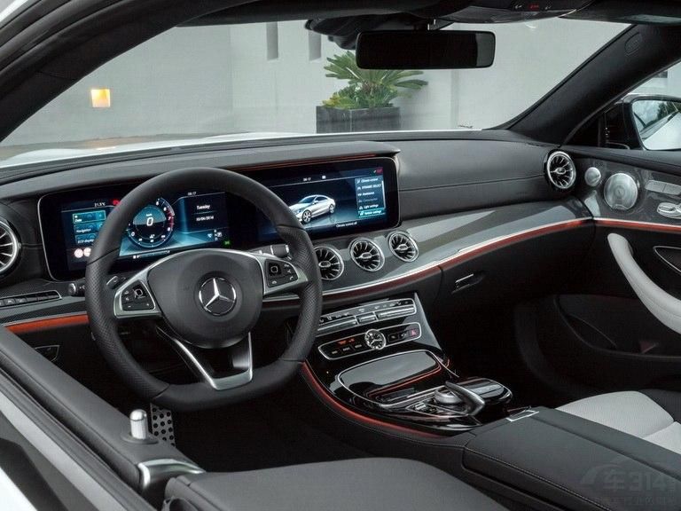 ���۷�����ȫ��E��COUPE���͵Ĺٷ�ͼƬ���³�����MARƽ̨���죬���ͳߴ��������ӣ���Ӧ�ڲ��ռ��Ϊ�������ʡ�