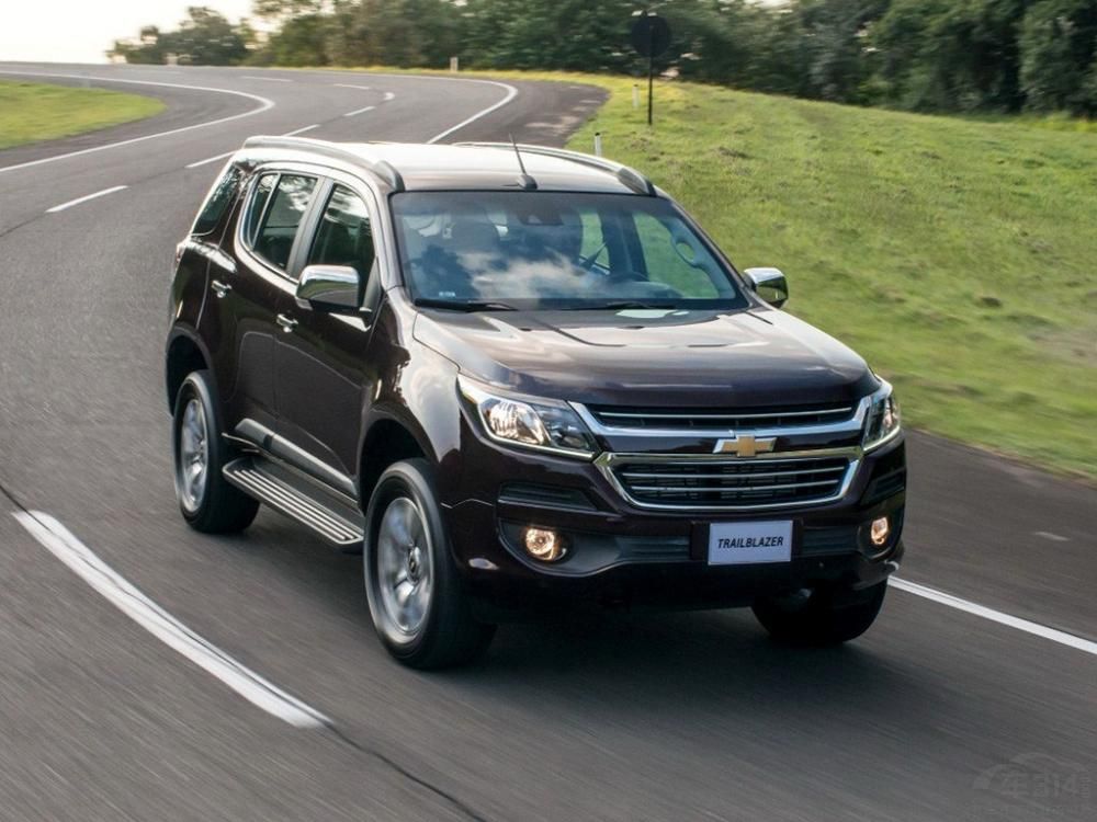 ���÷��棬�³��䱸����ײԤ�������߸�����ǰ�����״ä���⡢̥ѹ���Ȱ�ȫ�����á�